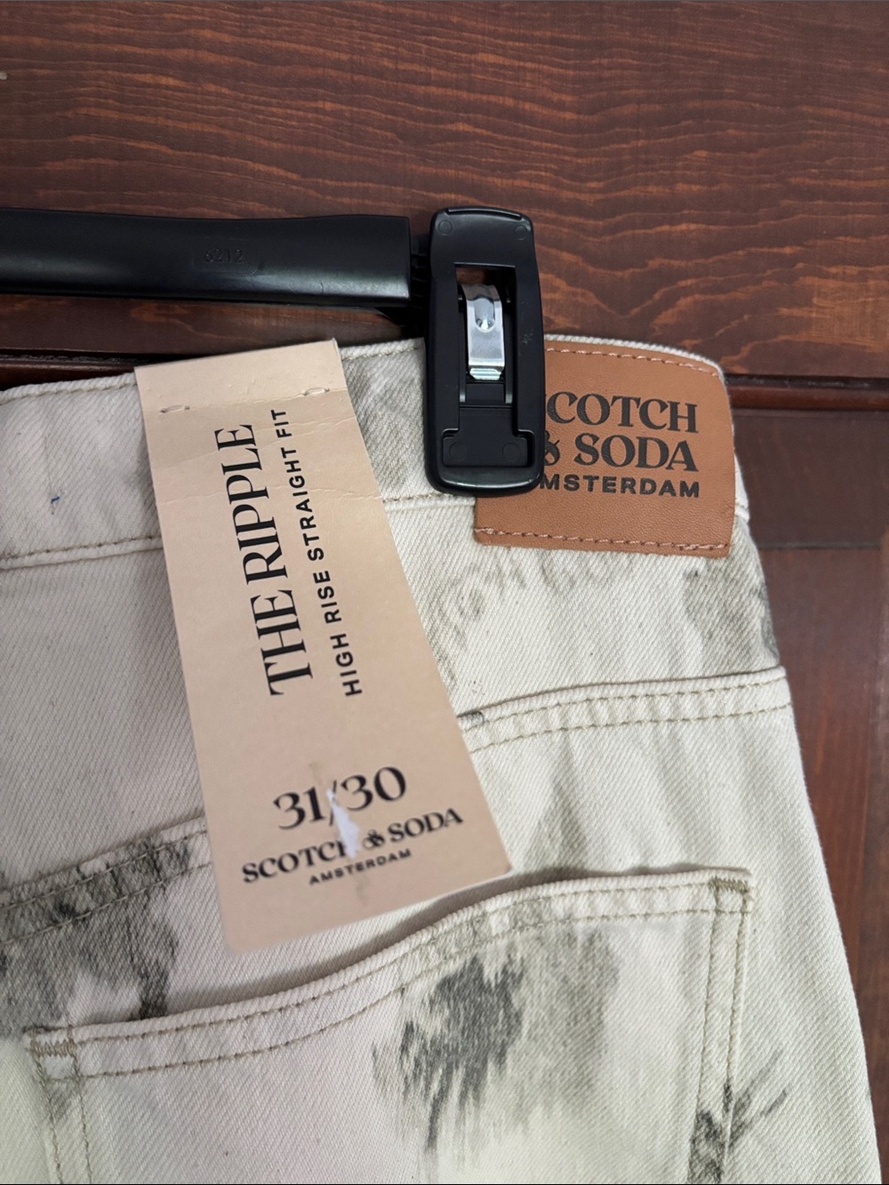 Scotch & Soda Cream Straight Leg Jeans with Olive Floral Print - Picture 6 of 8